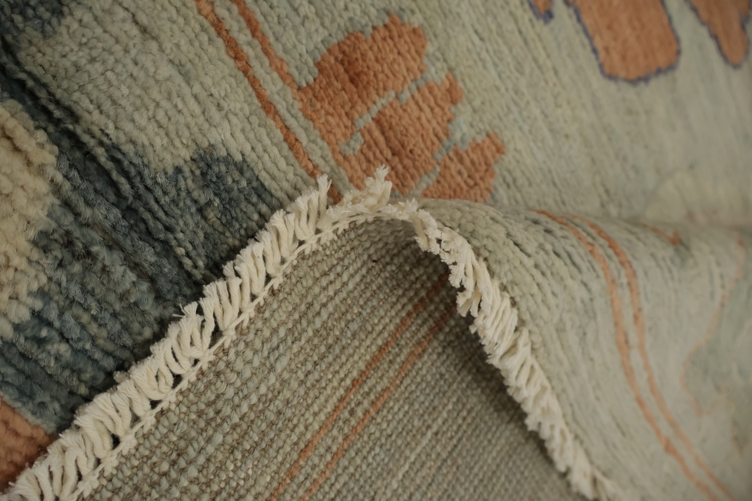 Transform Your Space with This Oushak Vegetable Dye Area Rug 9x12
