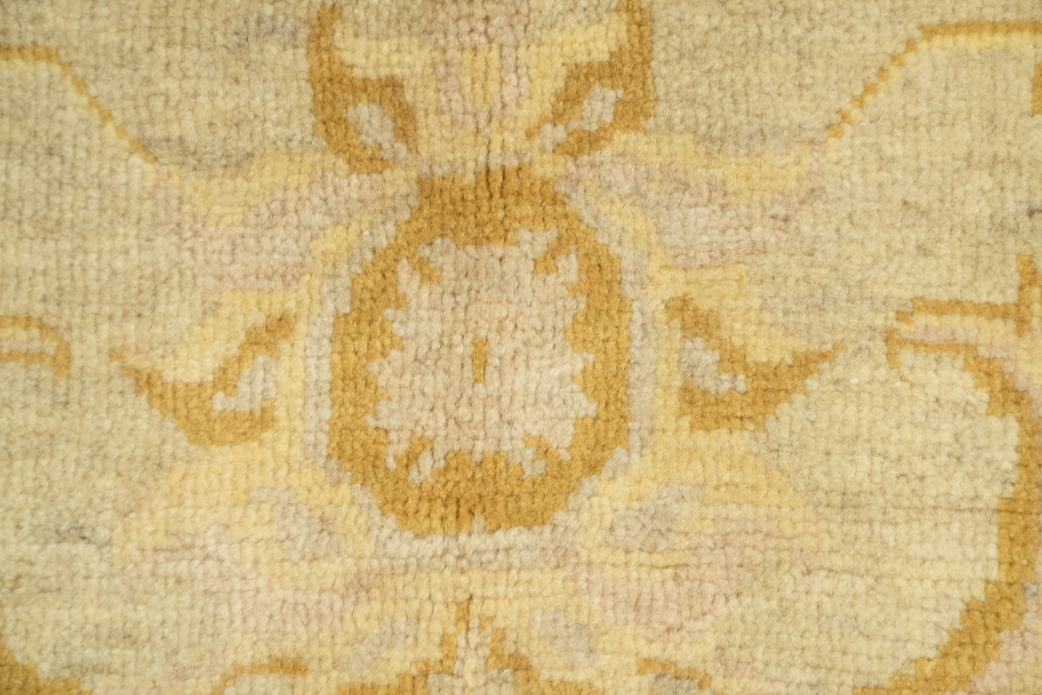Elegant Traditional Peshawar Pakistan Rug with Subtle Floral Accents 6'x8'