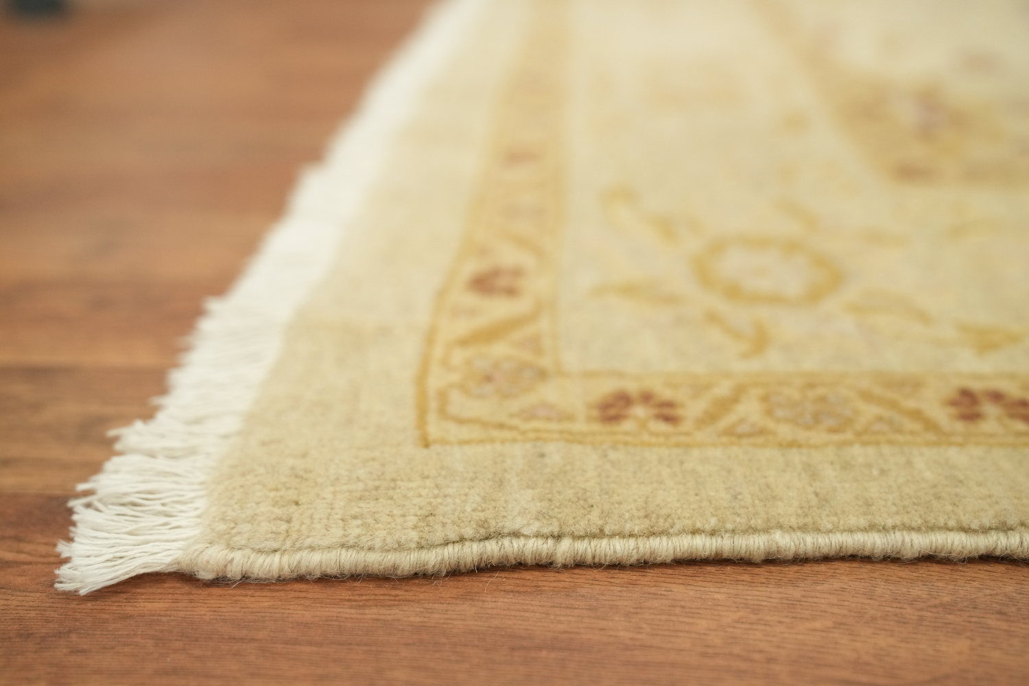 Elegant Traditional Peshawar Pakistan Rug with Subtle Floral Accents 6'x8'