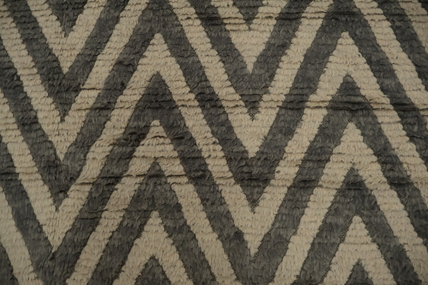Chevron Moroccan Shaggy Wool Area Rug 9x12