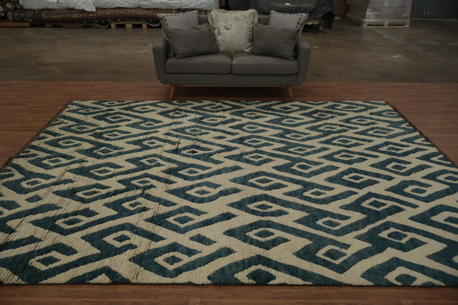 Ivory/ Blue Moroccan Shaggy Area Rug 9x11