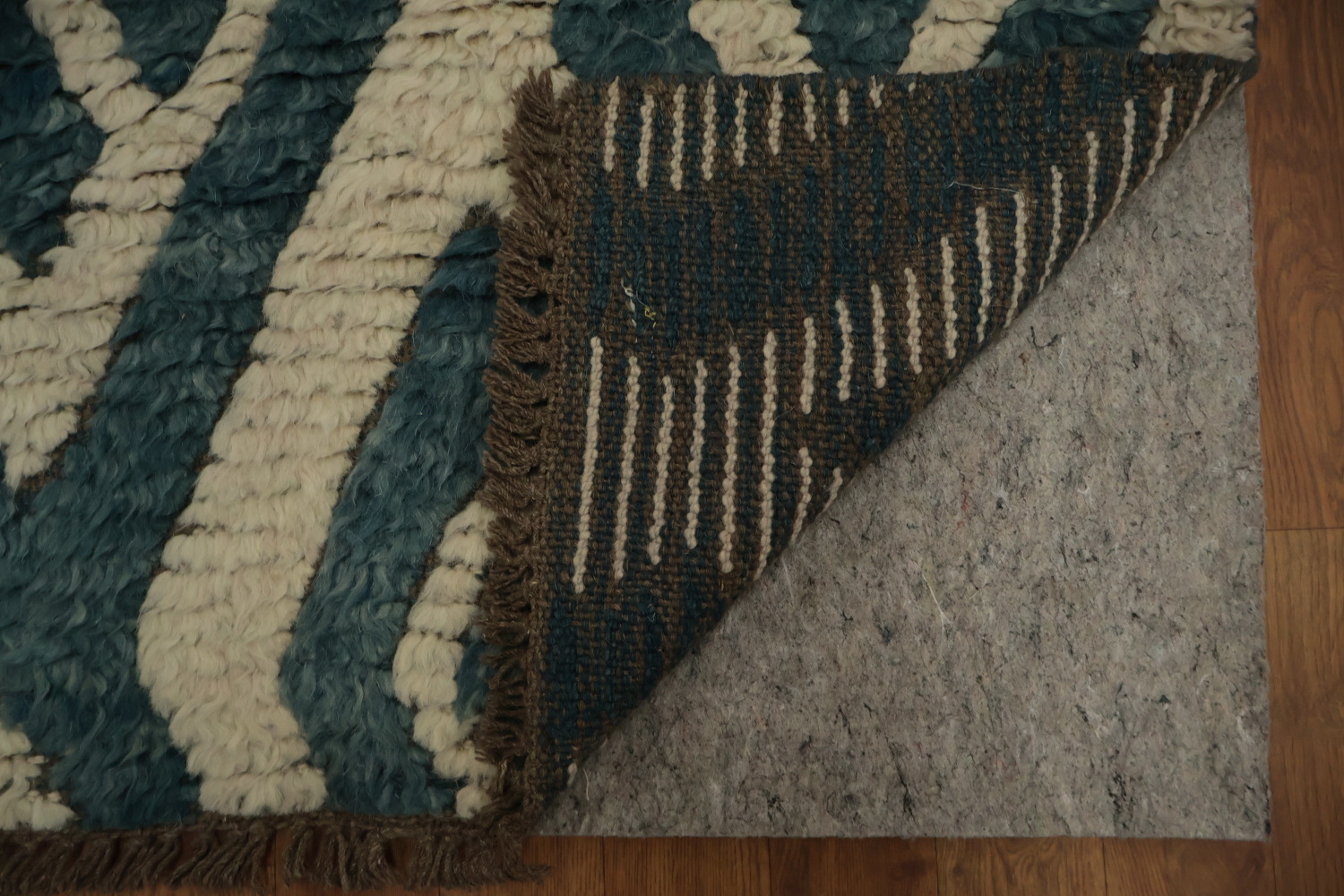 Ivory/ Blue Moroccan Shaggy Area Rug 9x11