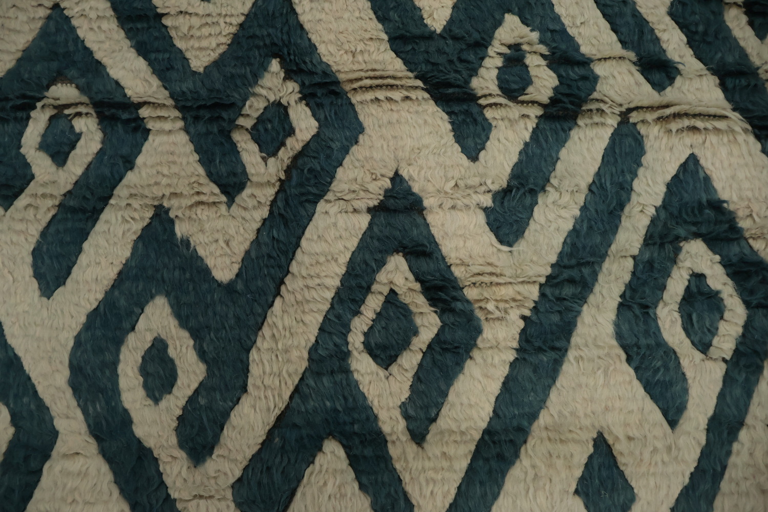 Striking Moroccan Shaggy Area Rug 9x11 Elevate Your Home Decor