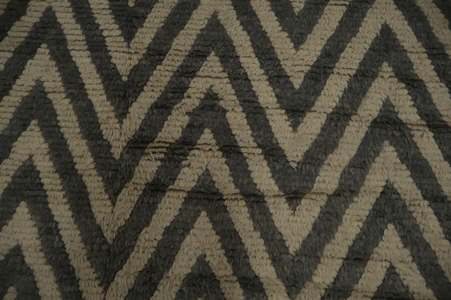 Modern Chevron Patterned Moroccan Shaggy Area Rug 9x11