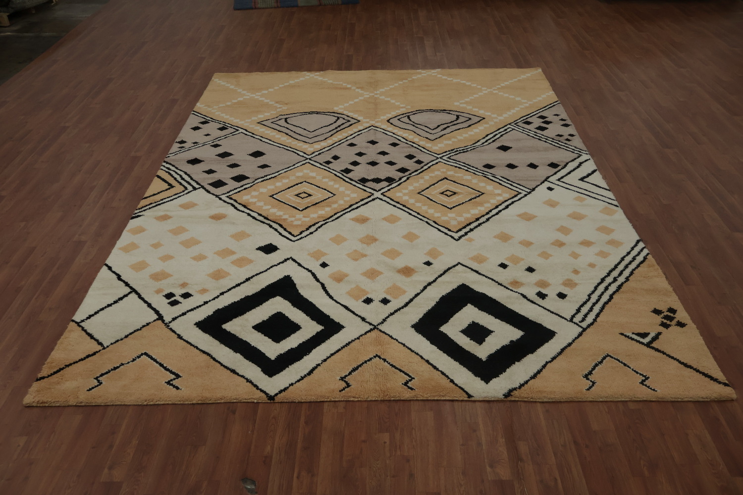 Large Moroccan Wool Area Rug 9x12 with Earthy Tone Design