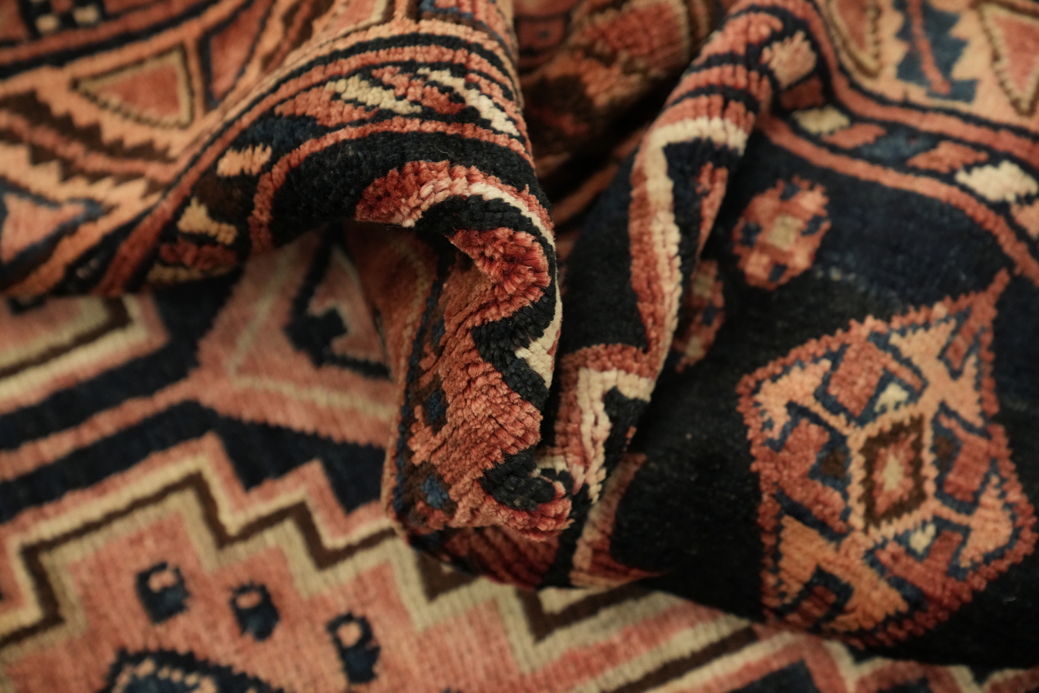Lori Persian Area Rug 5x10