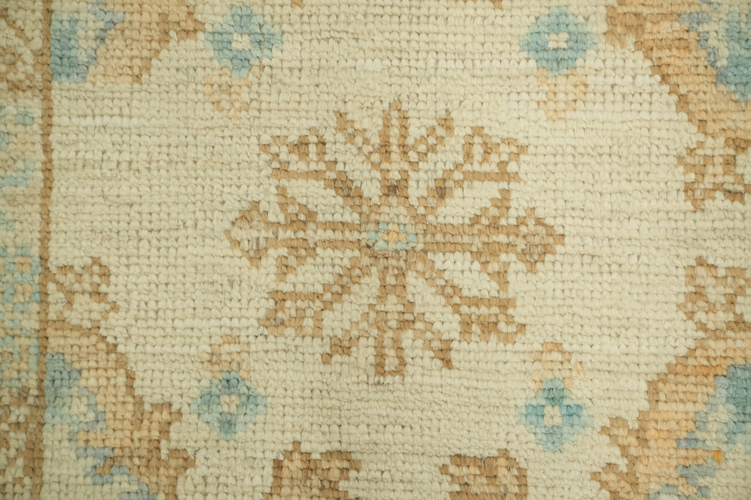 Vegetable Dye Oushak Turkish Accent Rug 2x4
