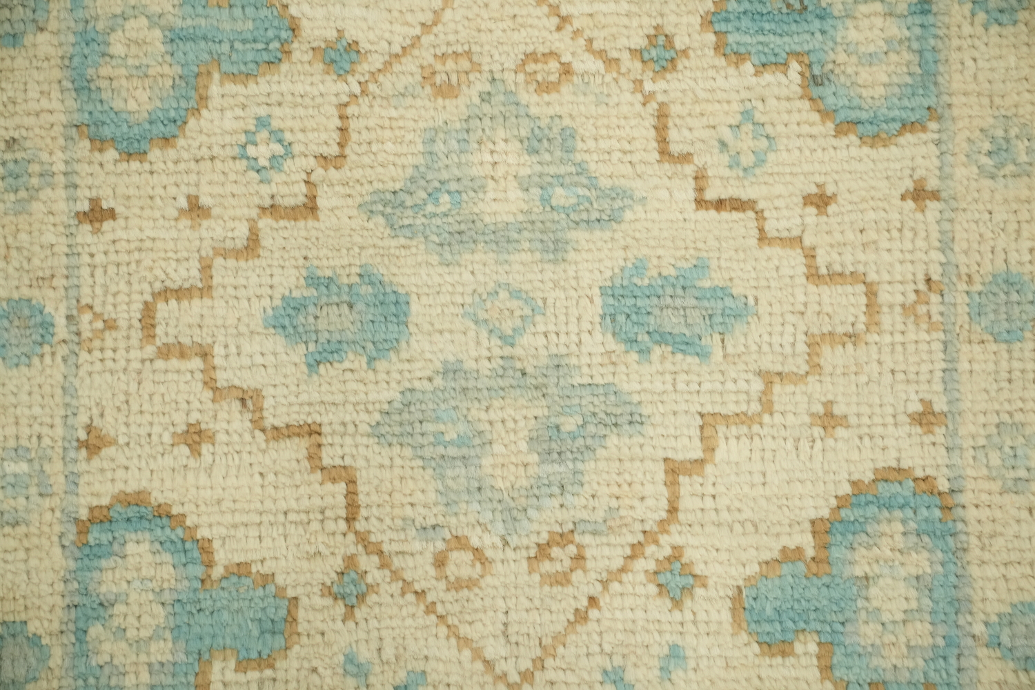 Traditional Blue Beige Floral Pattern Oushak Turkish Rug for Elegant Spaces 2x4 ft