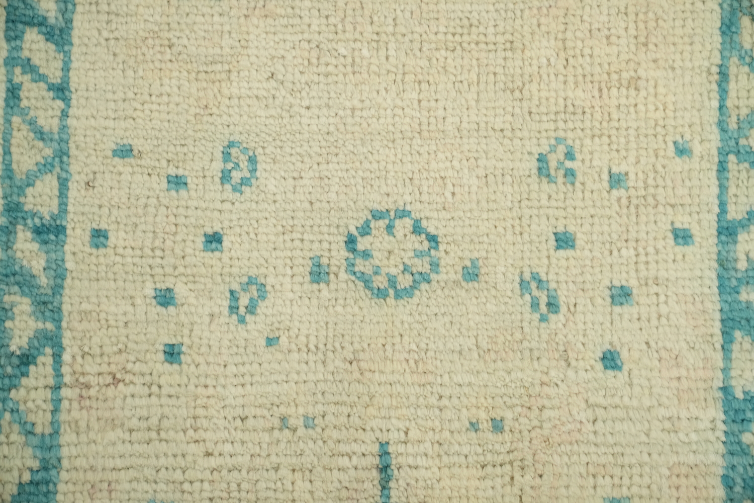 Handmade Oushak Vegetable Dye Rug 2x3