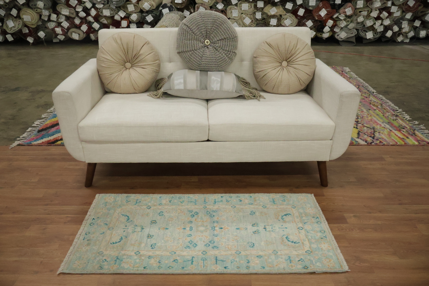Elegant Vintage-Style Rug in Soft Blue & Beige Tones for Any Room 2x4