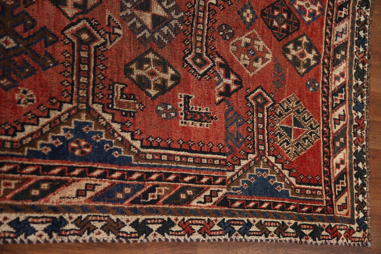 Antique Vegetable Dye Qashqai Persian Rug 5x7