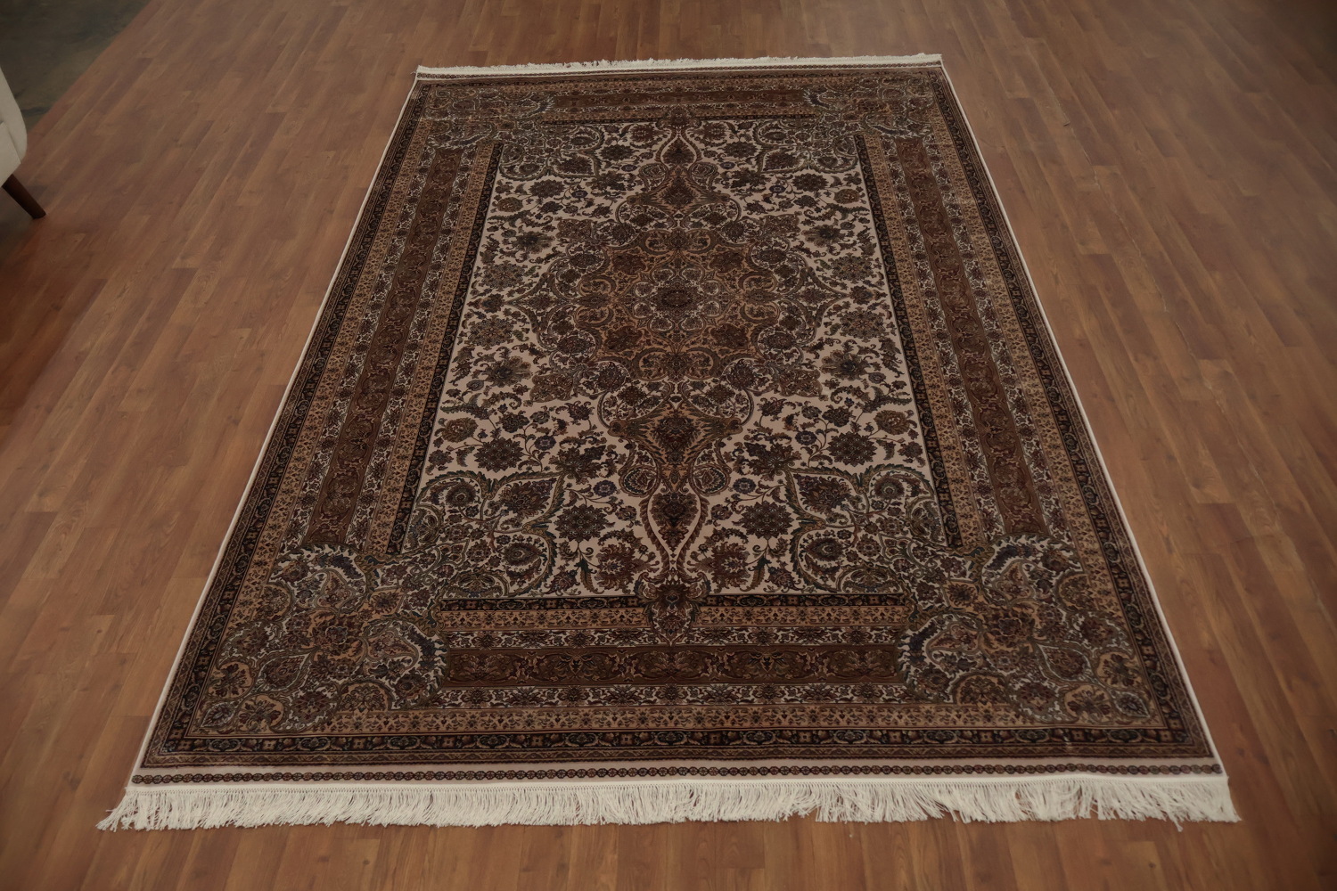 Exquisite Qum Area Rug 7x10 with Captivating Detailed Symmetry