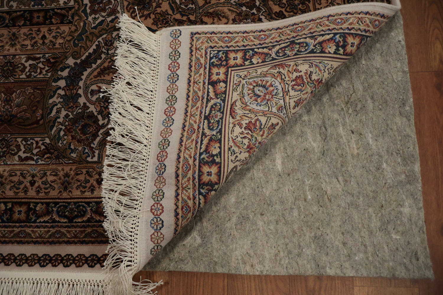 Exquisite Qum Area Rug 7x10 with Captivating Detailed Symmetry