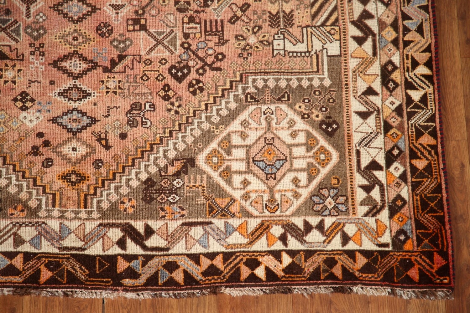 Antique Shiraz Persian Area Rug 6x9