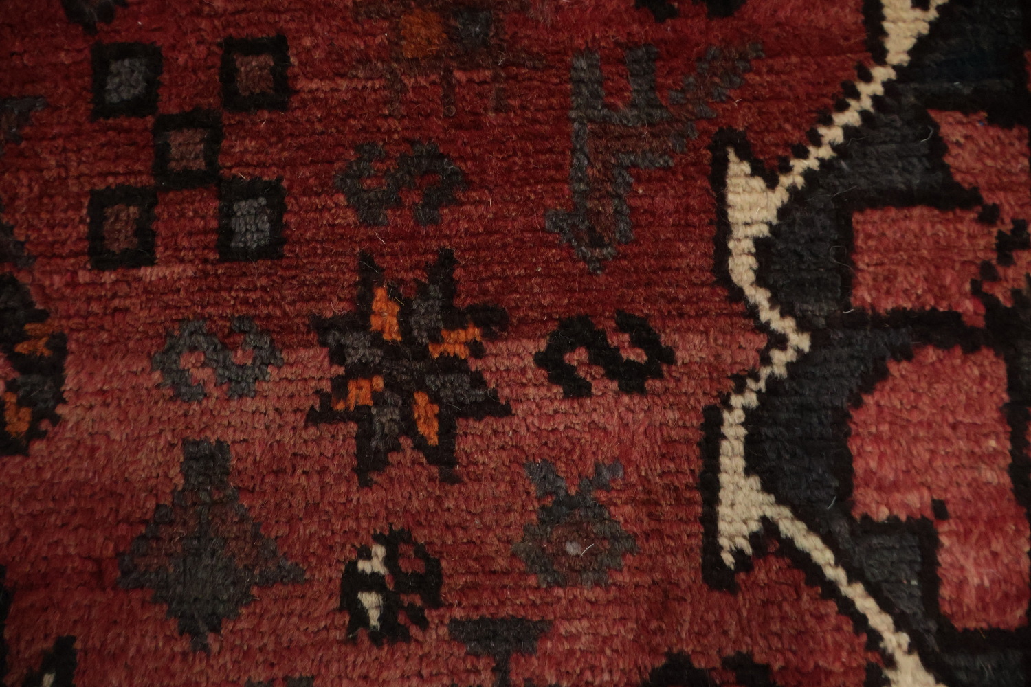 Bold Persian Shiraz Tribal Area Rug with Classic Diamond Pattern 7x10