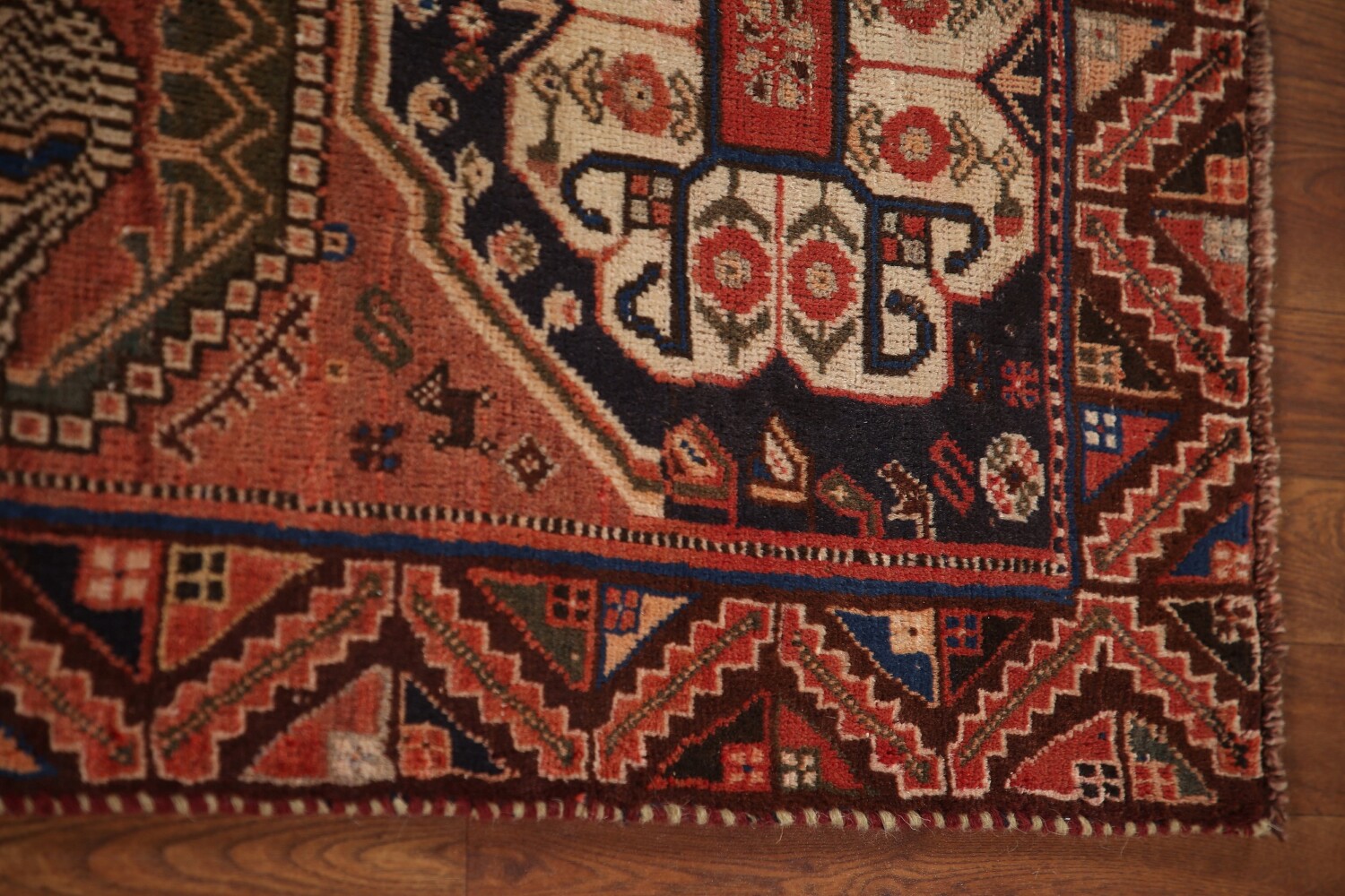 Antique Vegetable Dye Shiraz Persian Area Rug 5x8