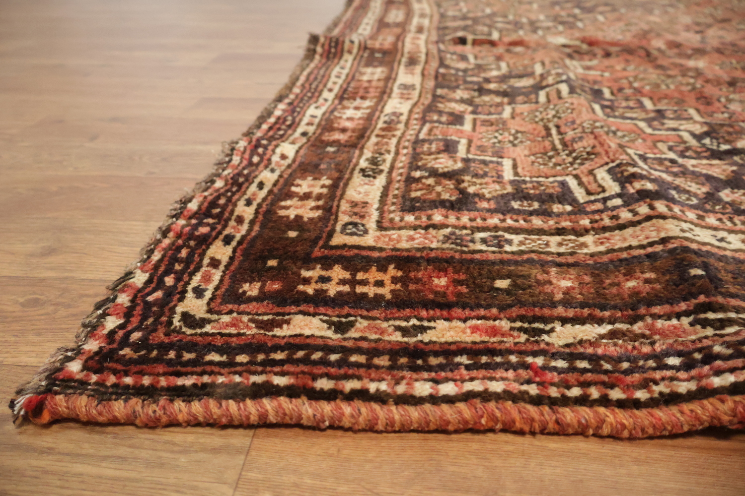 Vintage Wool Qashqai Persian Area Rug 5x8
