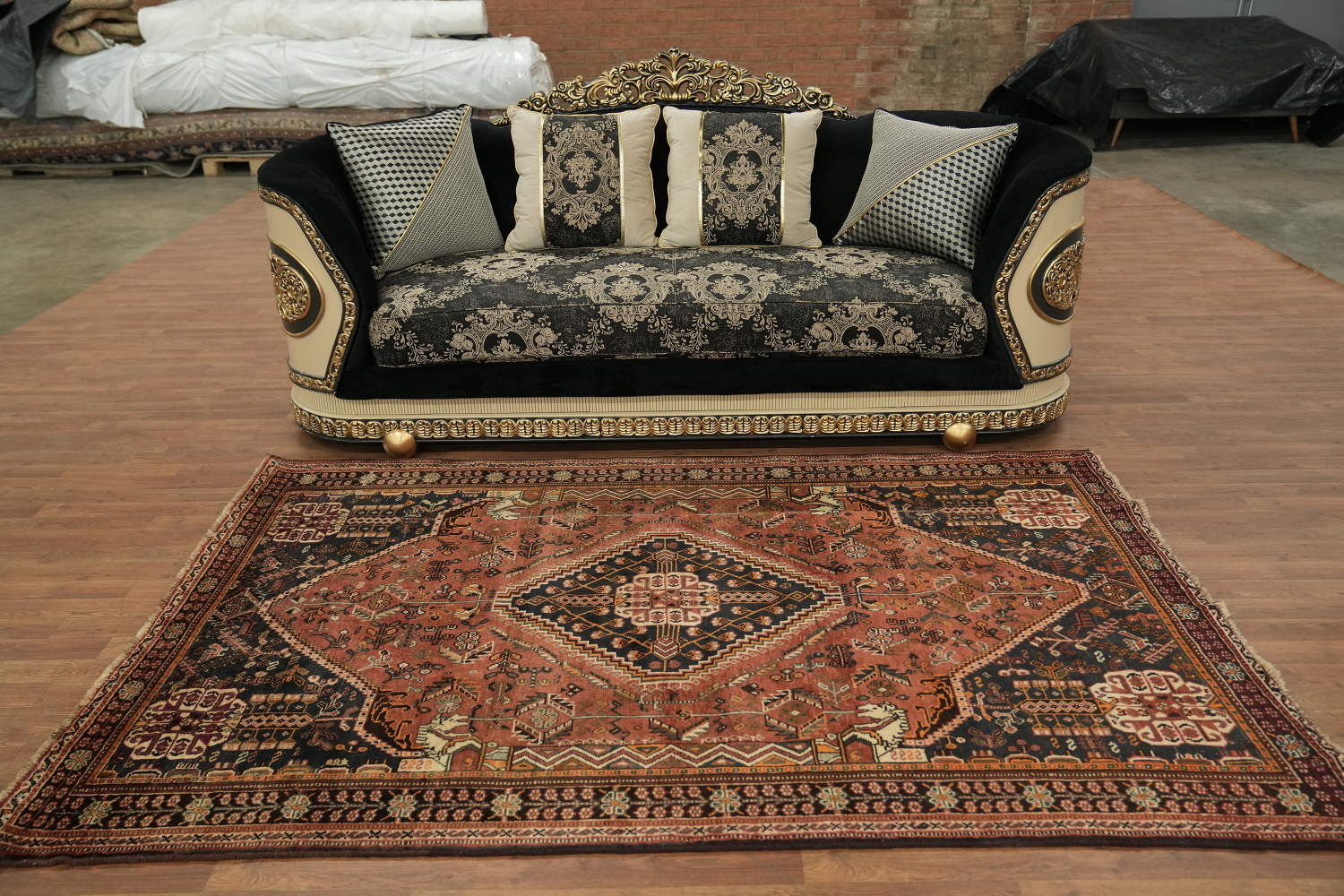 Vintage Wool Shiraz Persian Area Rug 5x8