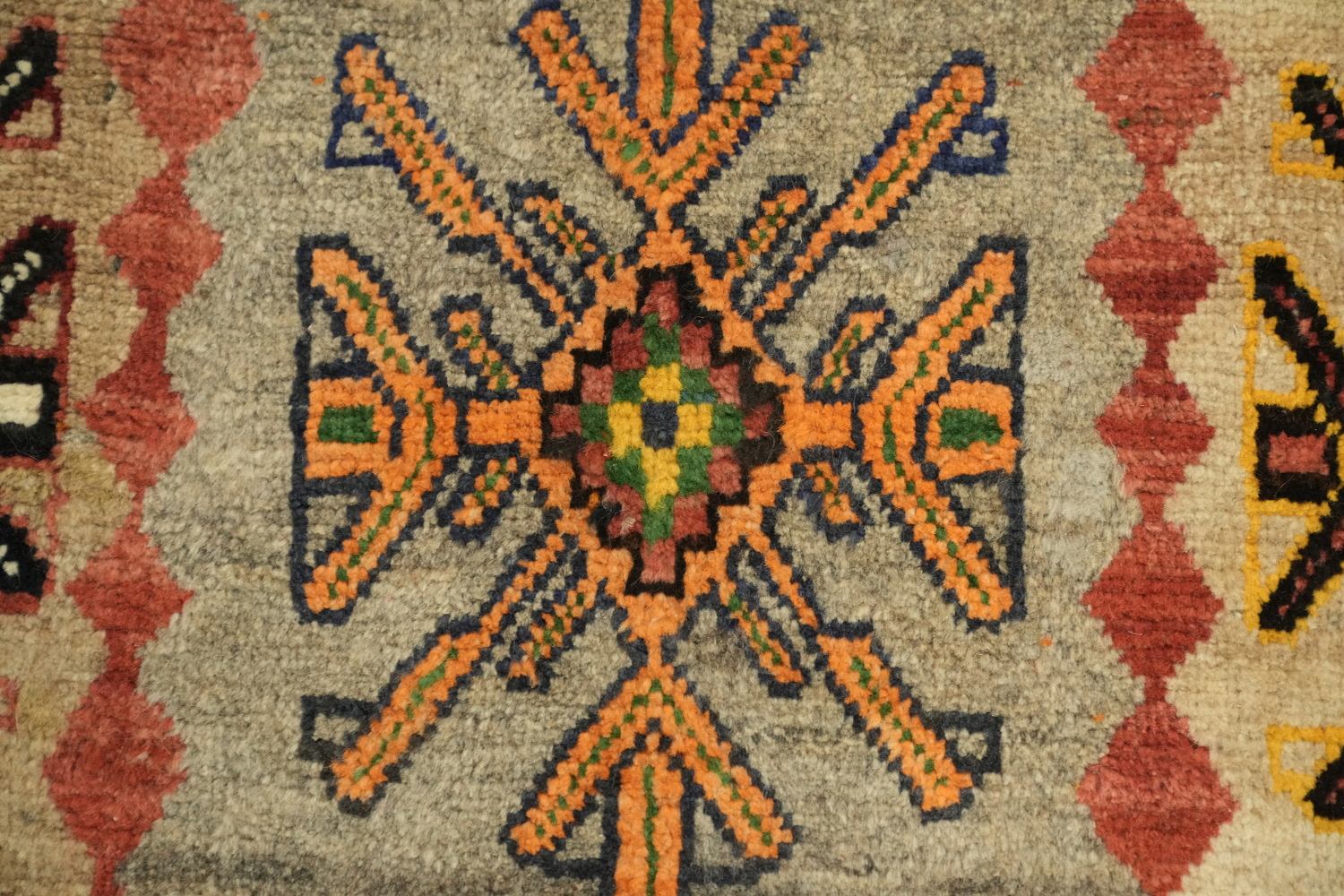 Geometric Shiraz Persian Rug 4x7
