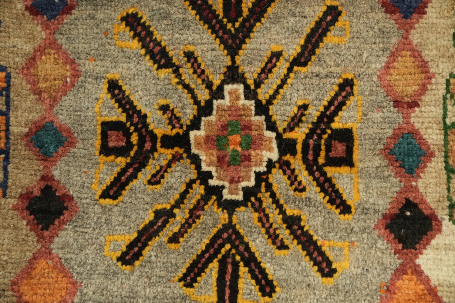 Geometric Shiraz Persian Rug 4x7