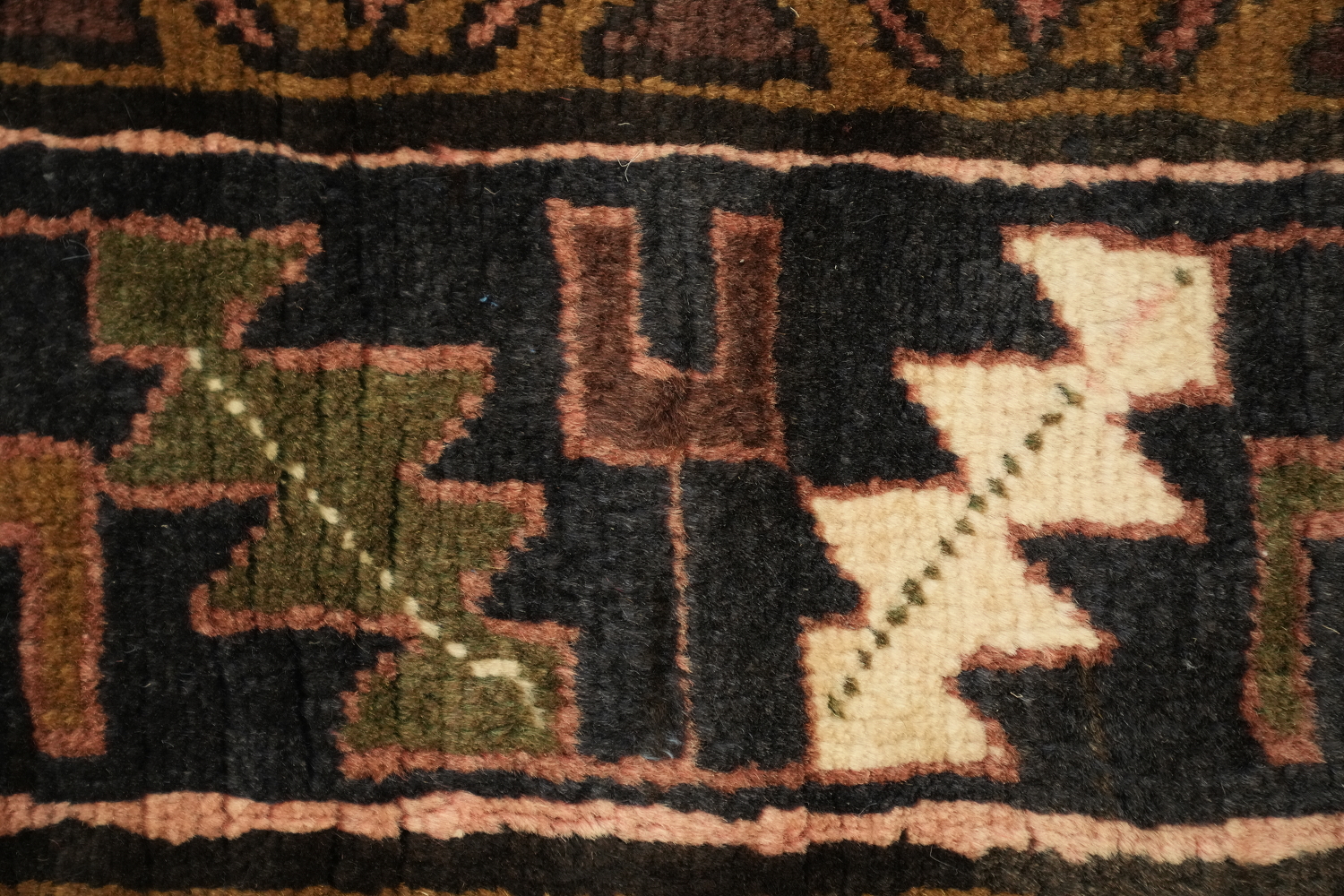Vintage Heriz Persian Runner Rug 4x10