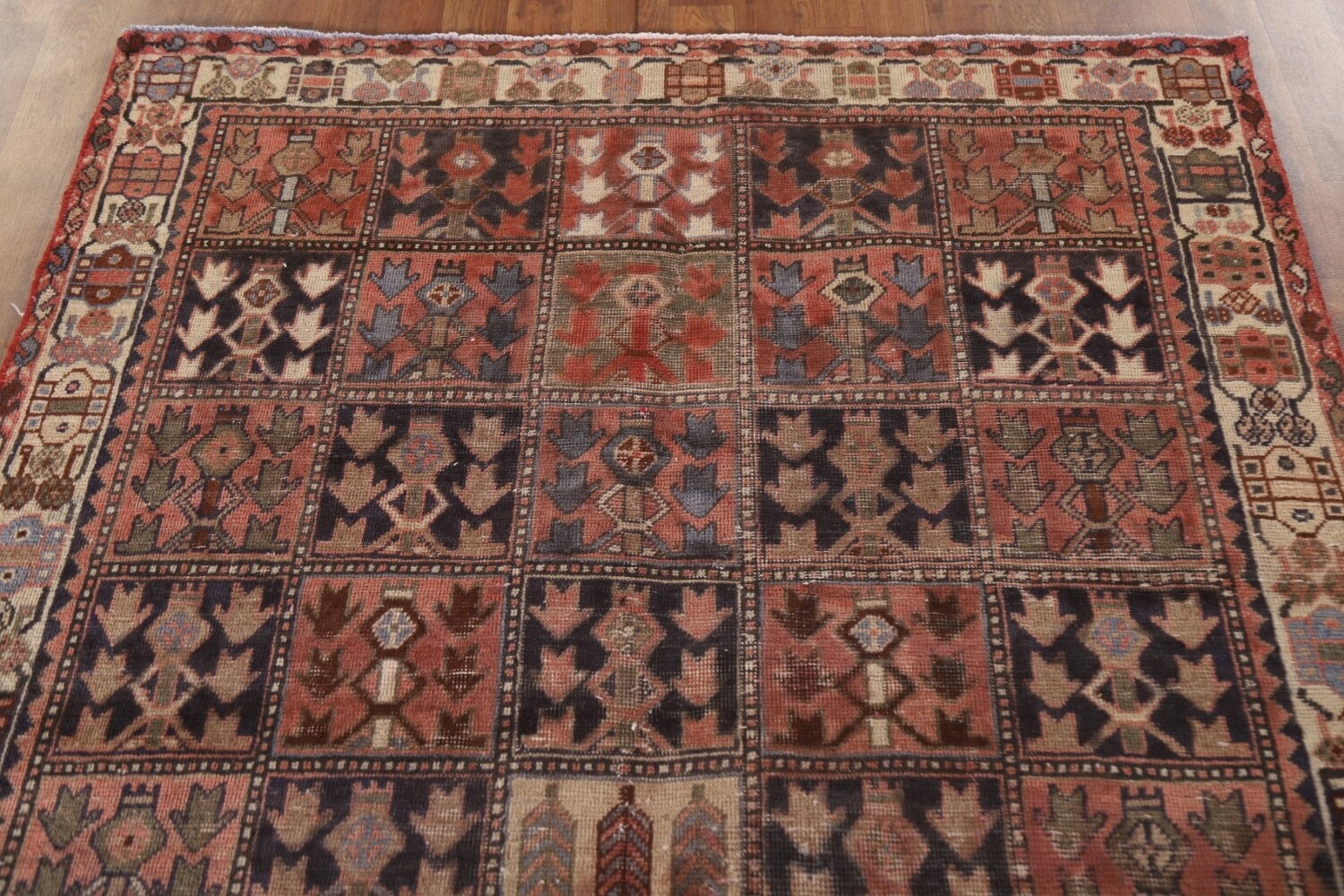 Garden Design Bakhtiari Persian Area Rug 5x9