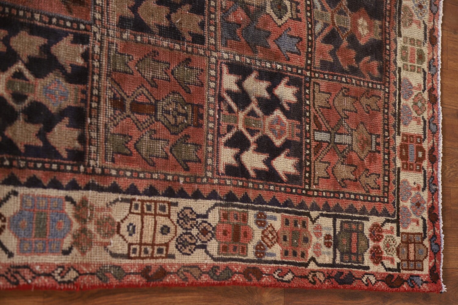 Garden Design Bakhtiari Persian Area Rug 5x9