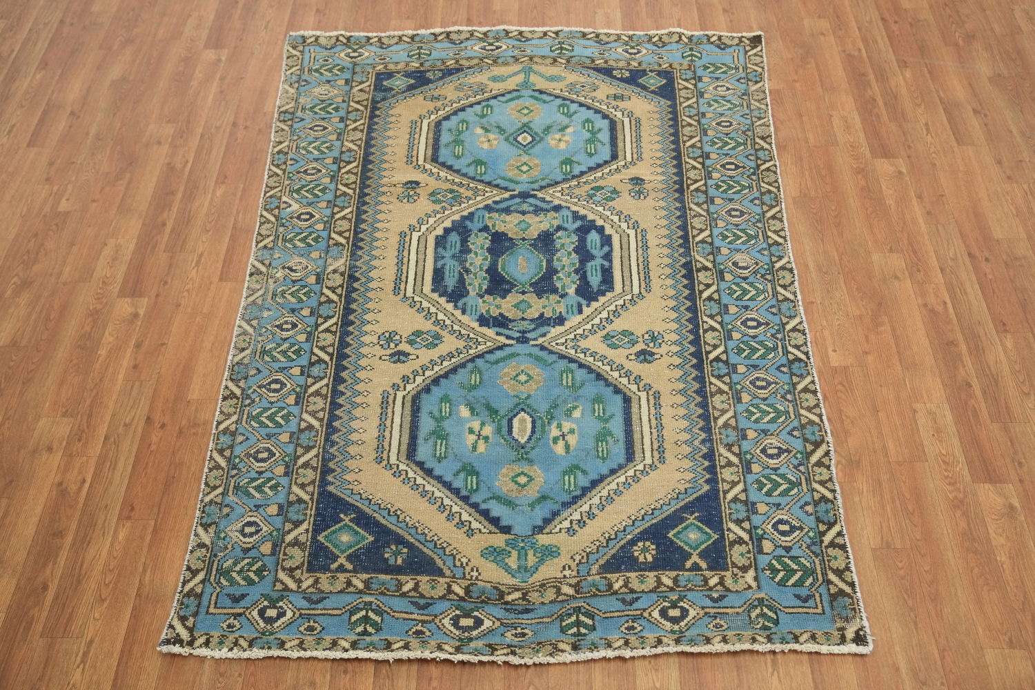 Geometric Wool Bakhtiari Persian Rug 5x7