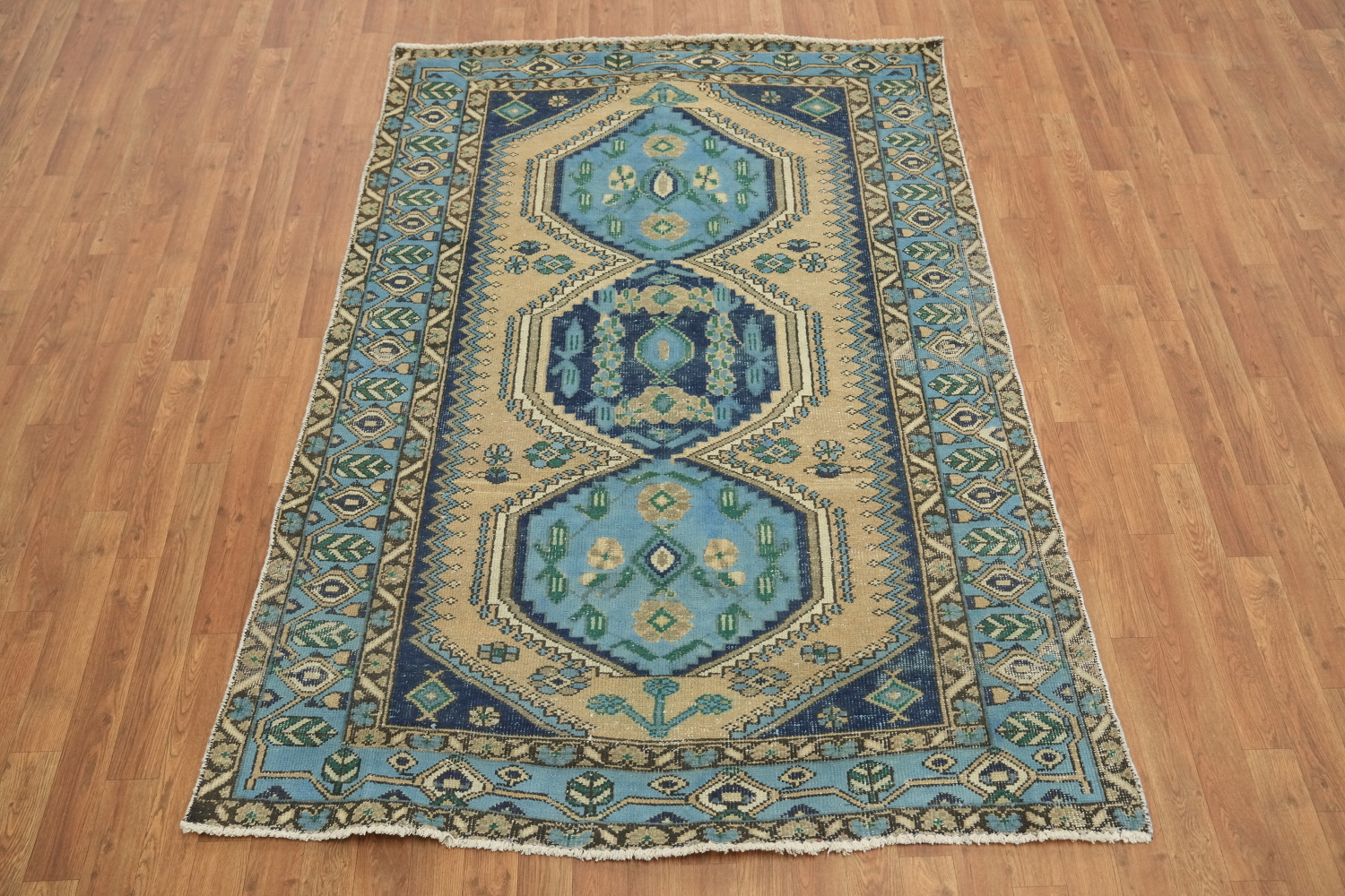 Geometric Wool Bakhtiari Persian Rug 5x7