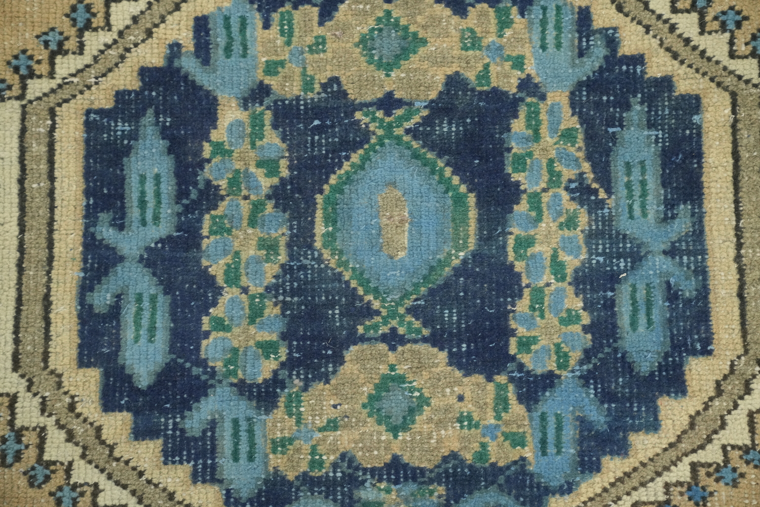 Geometric Wool Bakhtiari Persian Rug 5x7