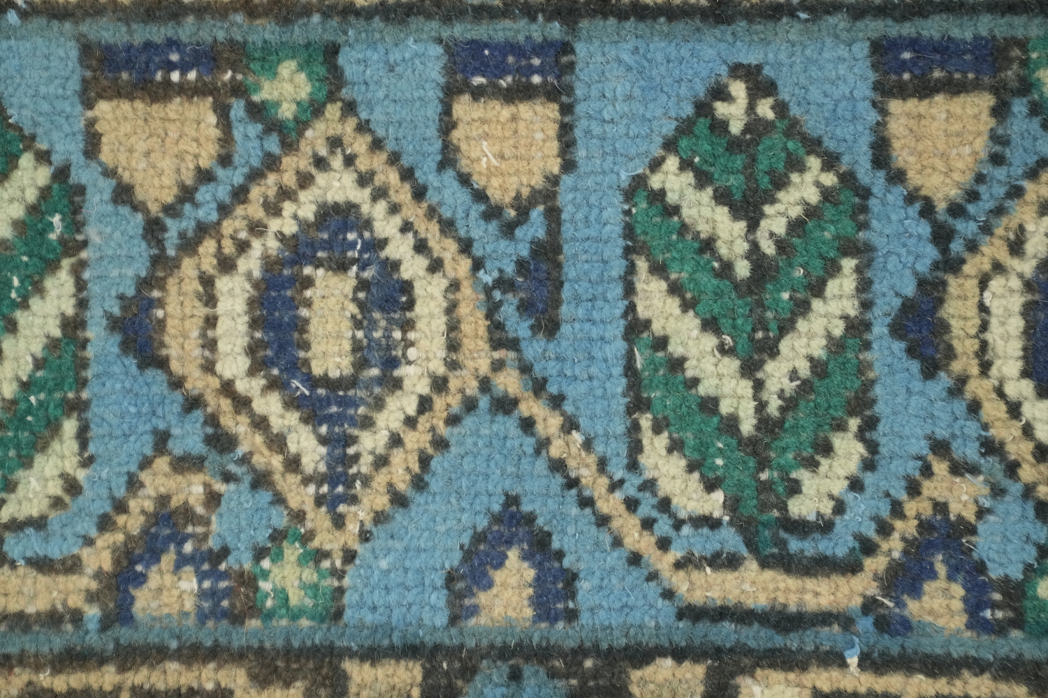 Geometric Wool Bakhtiari Persian Rug 5x7
