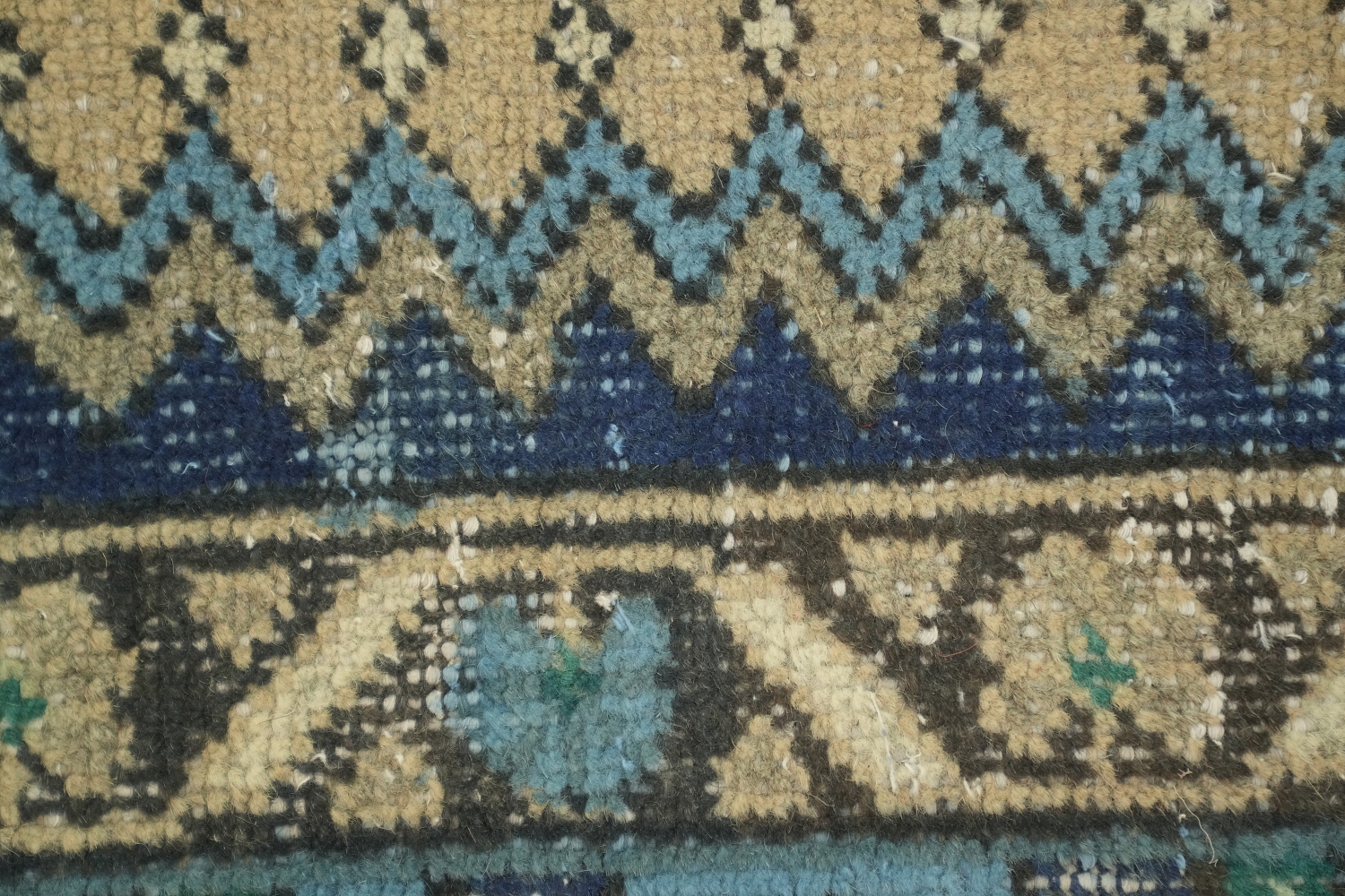 Geometric Wool Bakhtiari Persian Rug 5x7