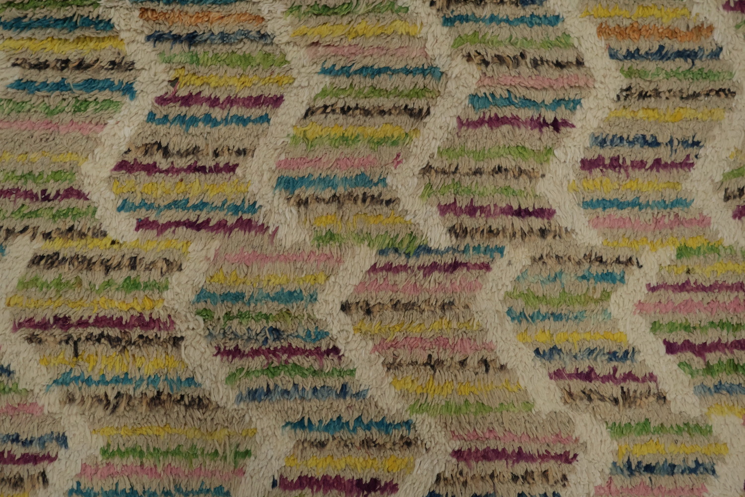 Intricate Zigzag Pattern Moroccan Large Rug 9x15 in Earthy Tones