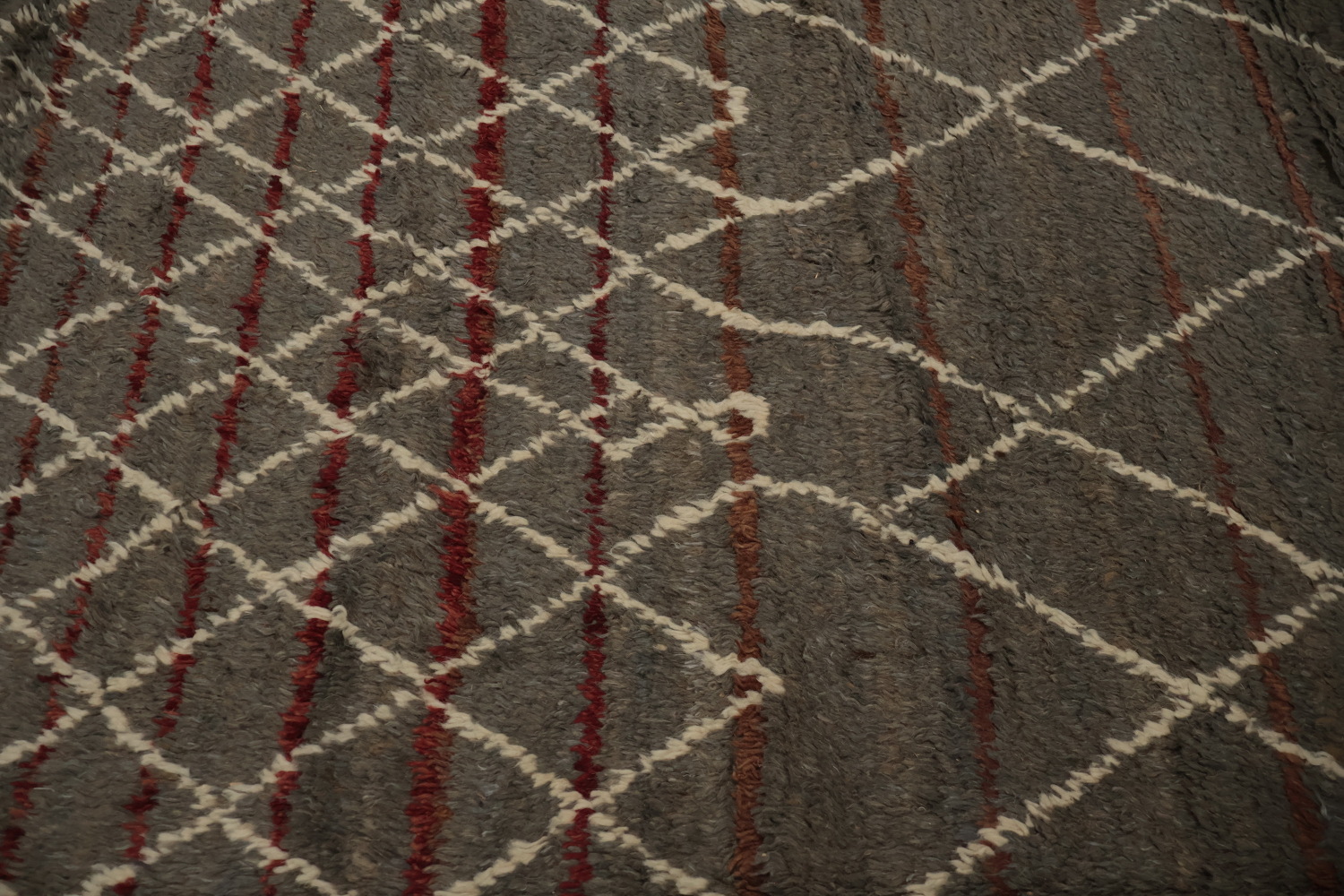 Stylish Moroccan Area Rug 8x11 with Subtle Lattice Detailing