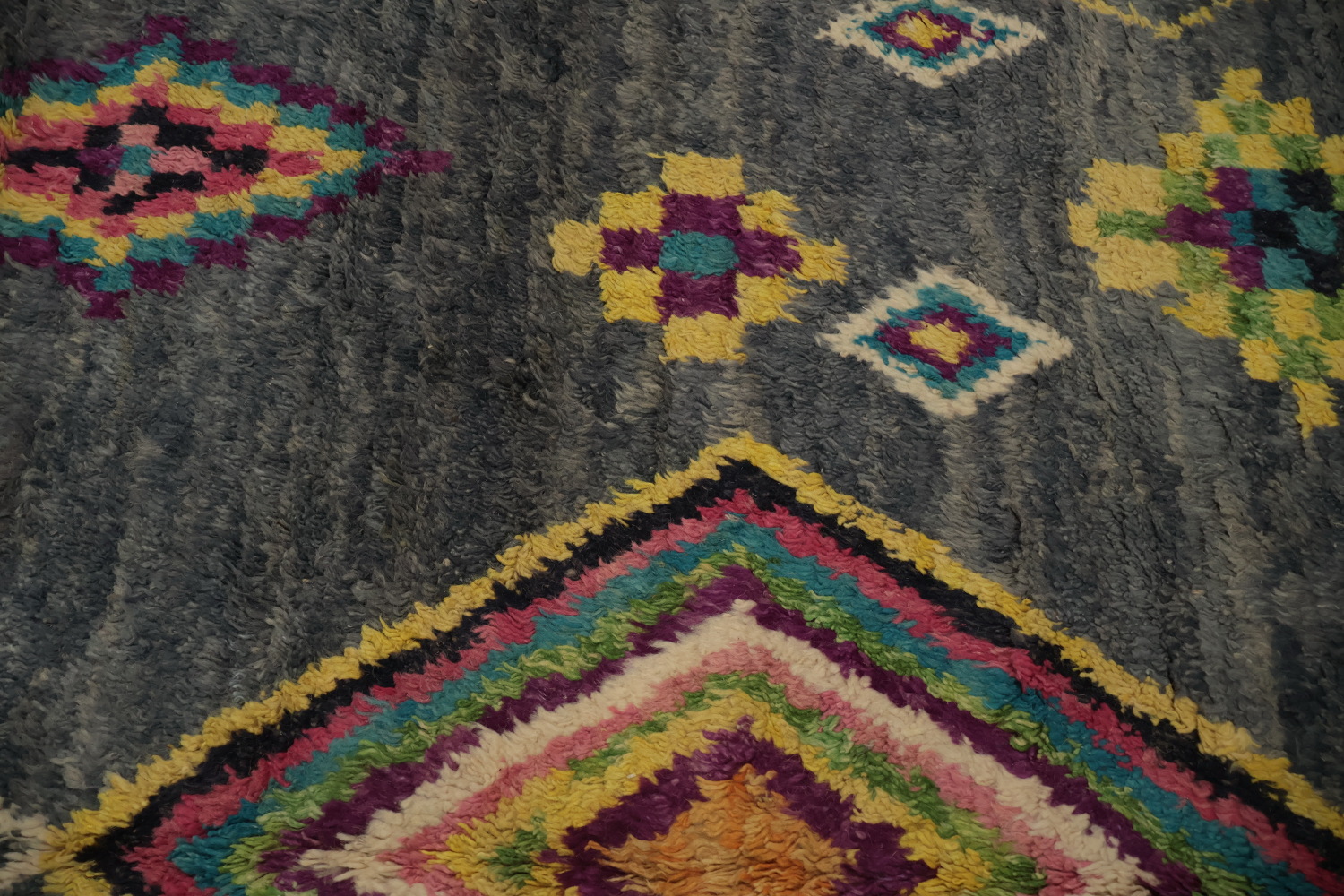 Stylish Geometric Moroccan Area Rug 7x11 to Enhance Your Home Decor