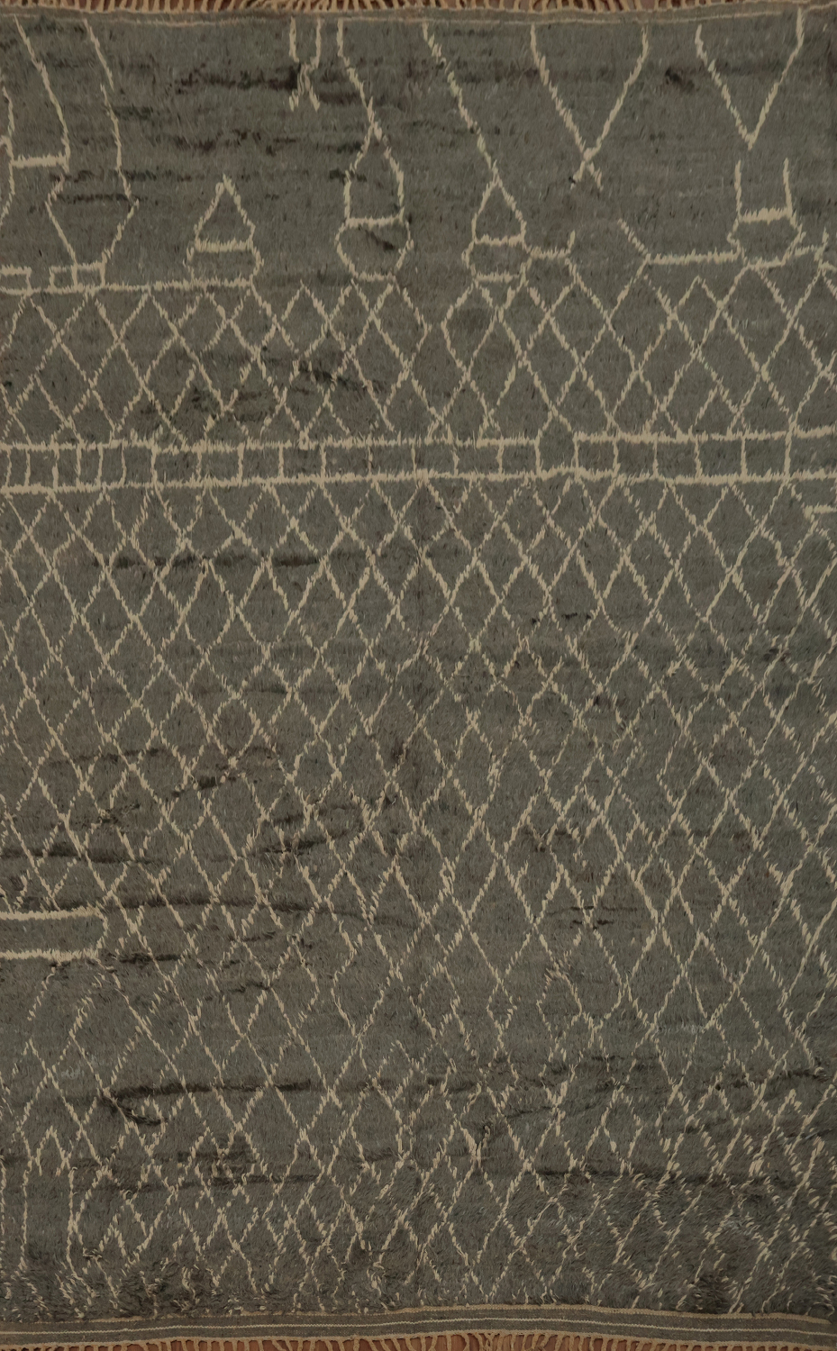 Chic Moroccan Area Rug 8x11 with Unique Geometric Motifs
