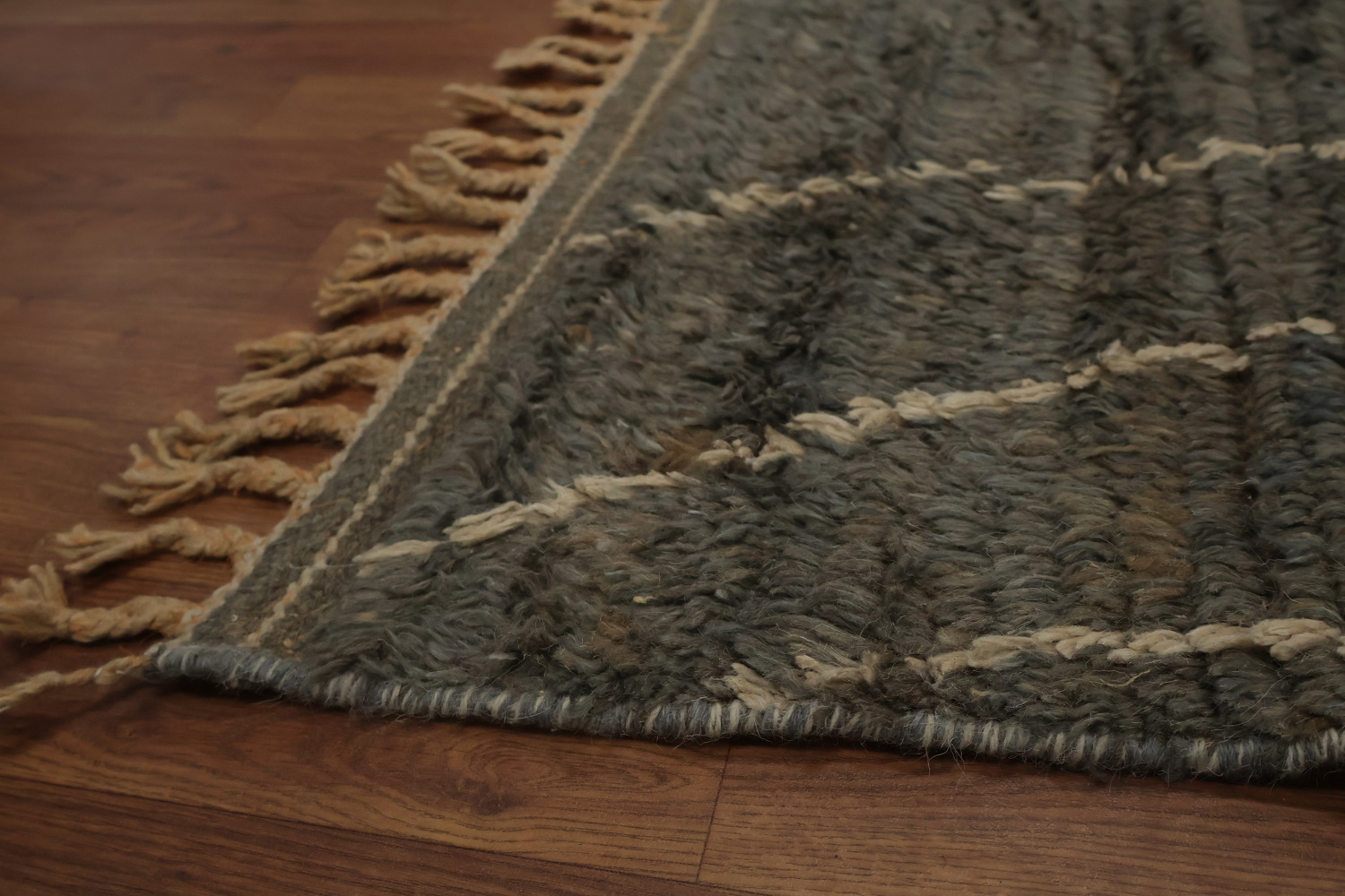 Chic Moroccan Area Rug 8x11 with Unique Geometric Motifs