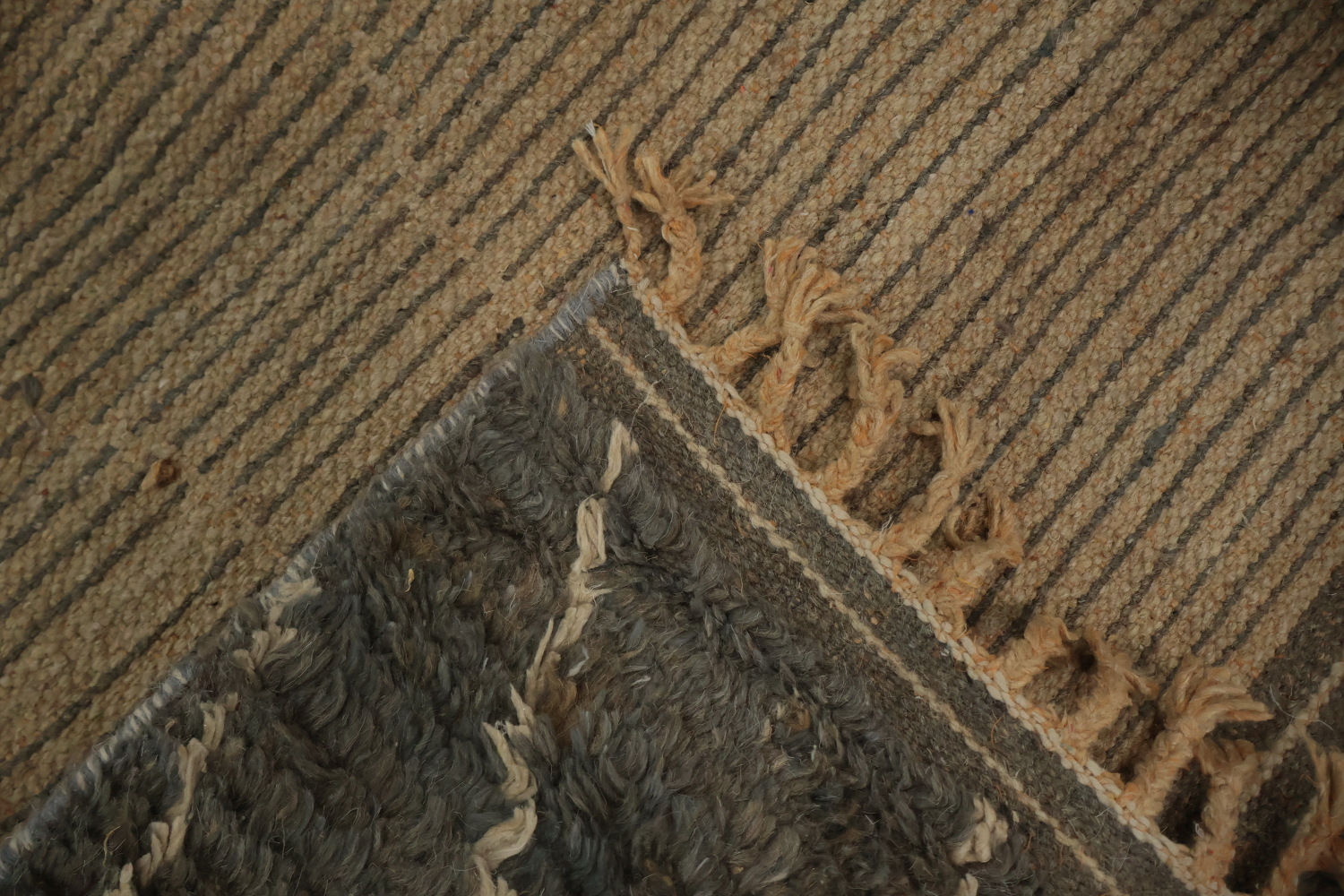 Chic Moroccan Area Rug 8x11 with Unique Geometric Motifs