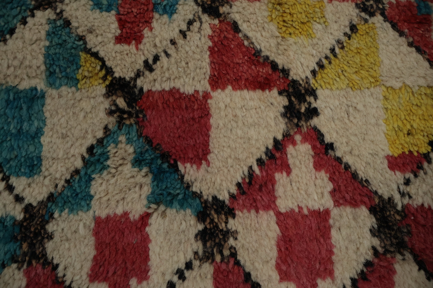 Bright Geometric Moroccan Area Rug 9x13 with Rich Diamond Forms