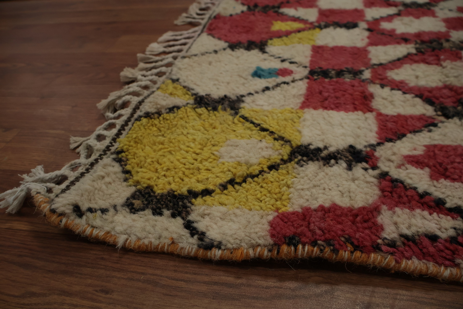 Bright Geometric Moroccan Area Rug 9x13 with Rich Diamond Forms