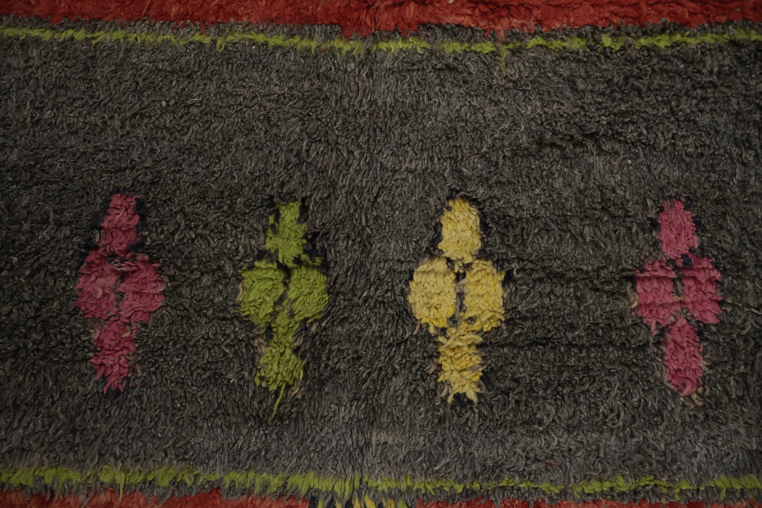 Vibrant Design Moroccan Area Rug 7x10 with Bold Geometric Motifs