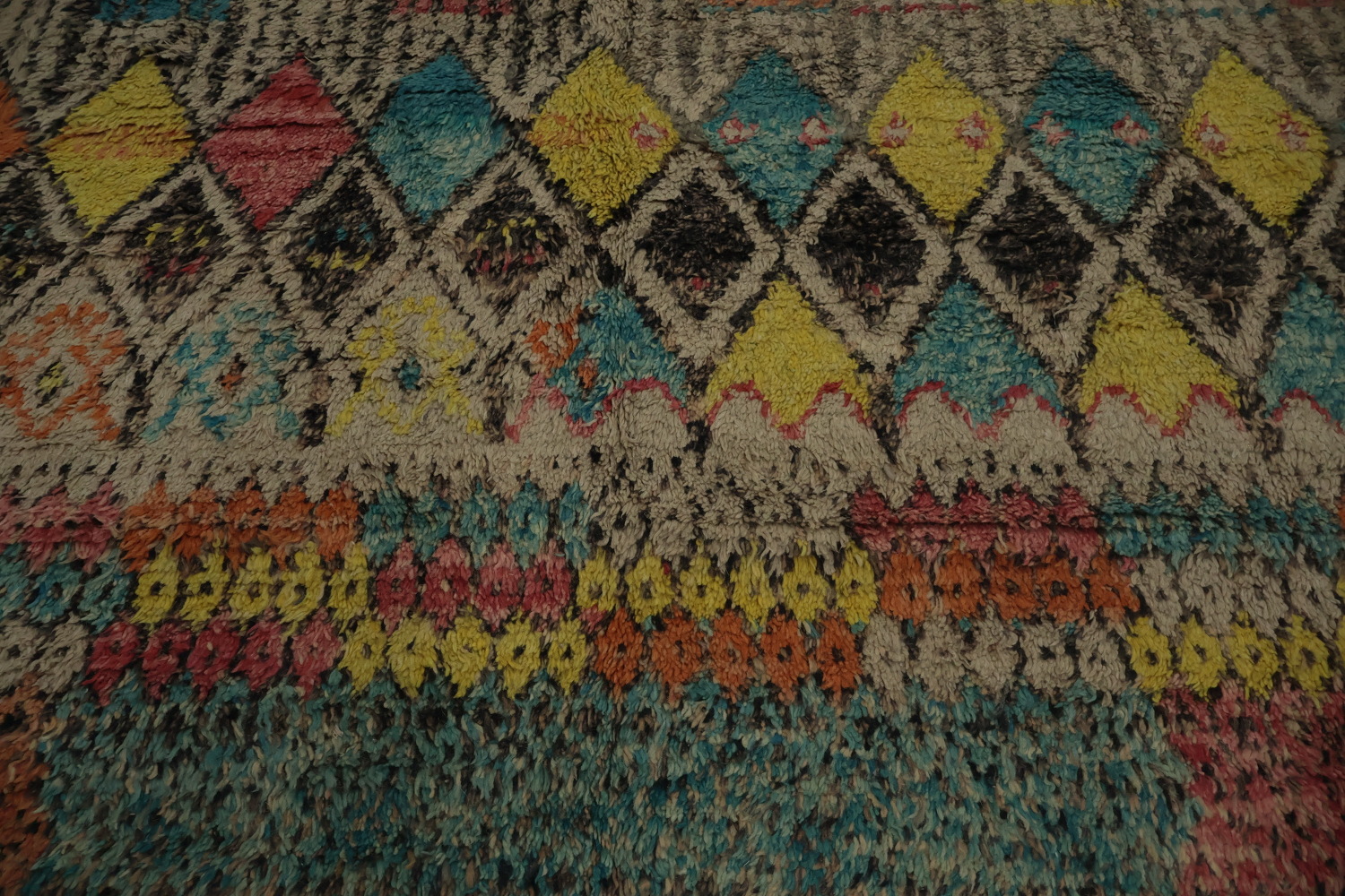 Bohemian Moroccan Area Rug 9x15 for a Modern Artistic Touch