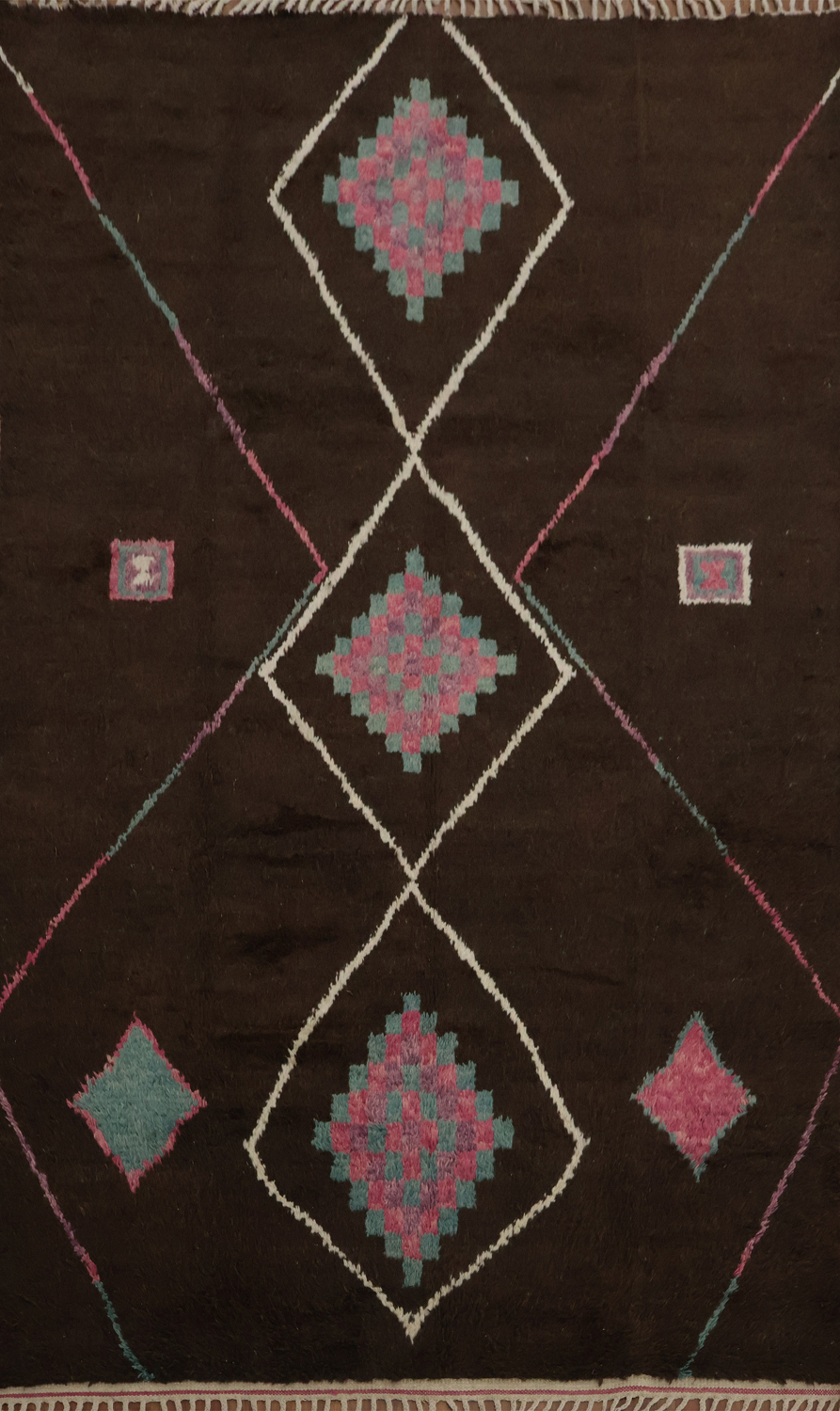Chic Moroccan Area Rug 7x11 with Diamond Patterns