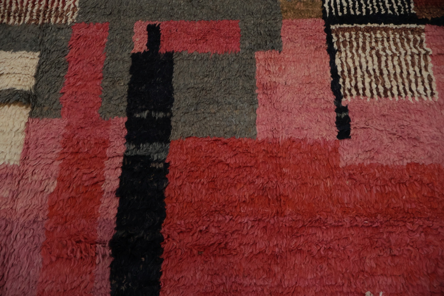 Artistic Rectangles Moroccan Area Rug 8x10 for Creative Interiors