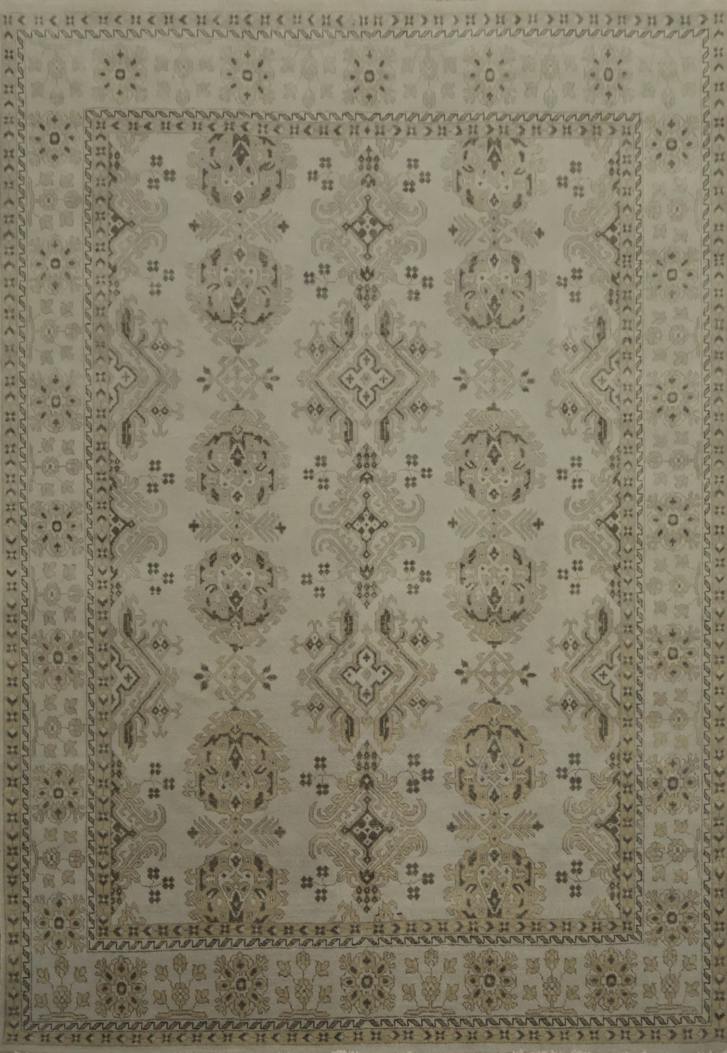 Exquisite Oushak Area Rug 8x10 Featuring Ornate Craftsmanship