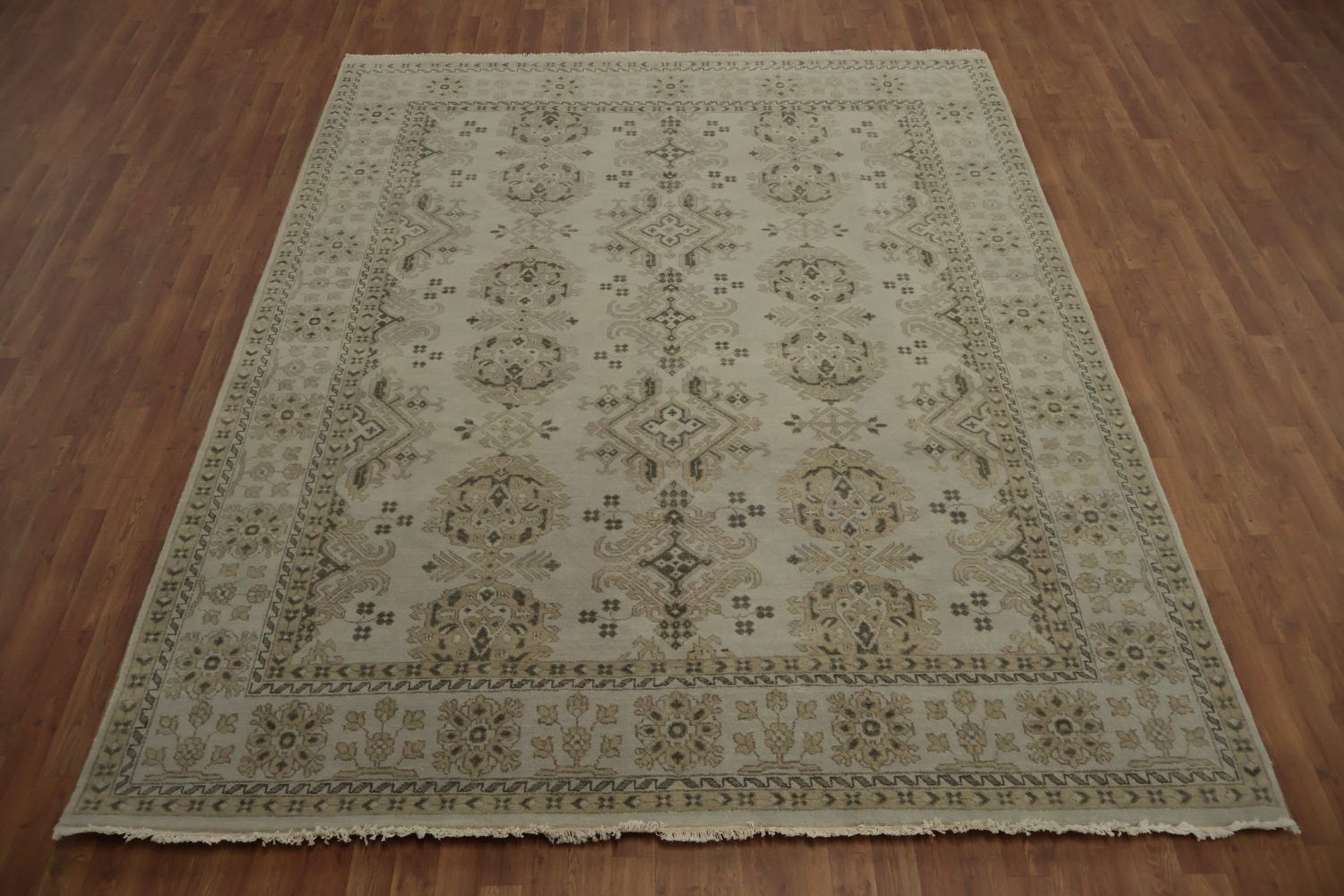Exquisite Oushak Area Rug 8x10 Featuring Ornate Craftsmanship