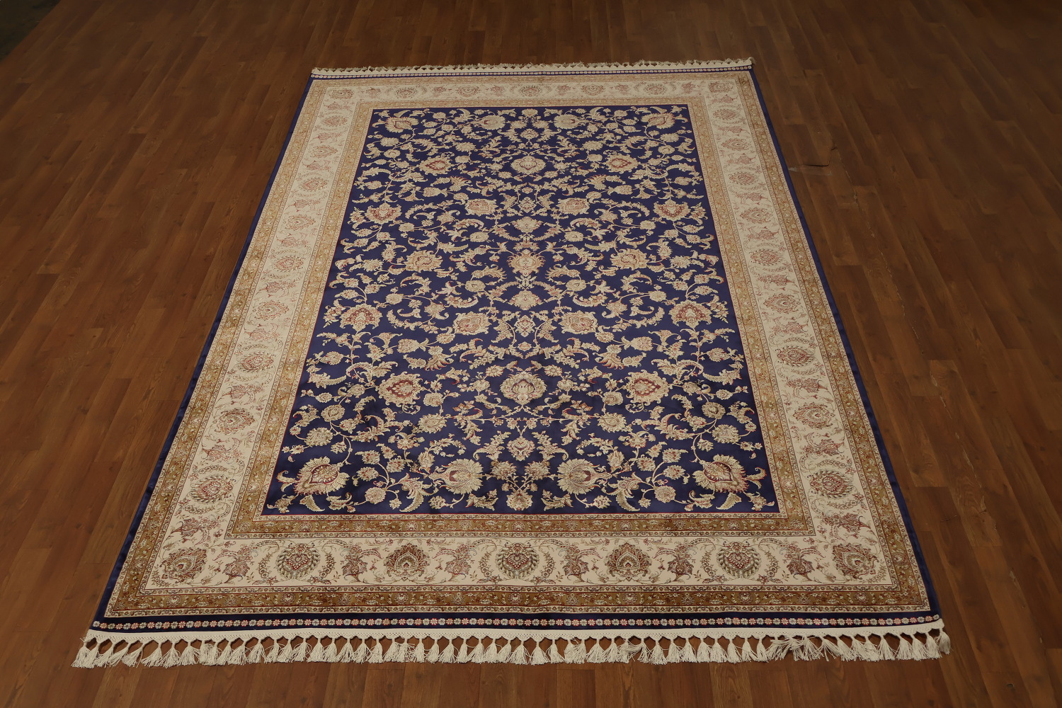 Traditional Style Qum Area Rug 7x10 Featuring Classic Floral Motifs