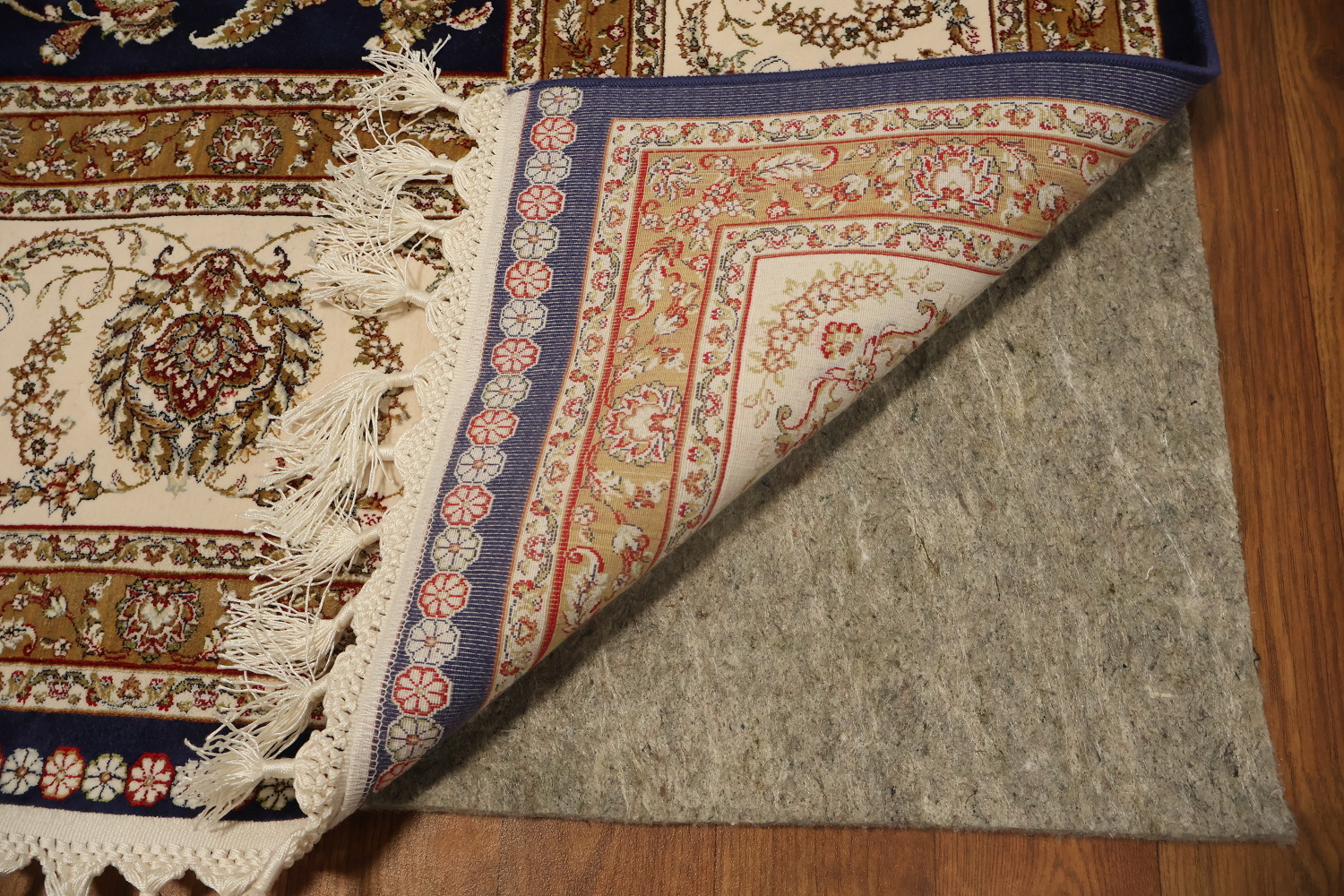 Traditional Style Qum Area Rug 7x10 Featuring Classic Floral Motifs