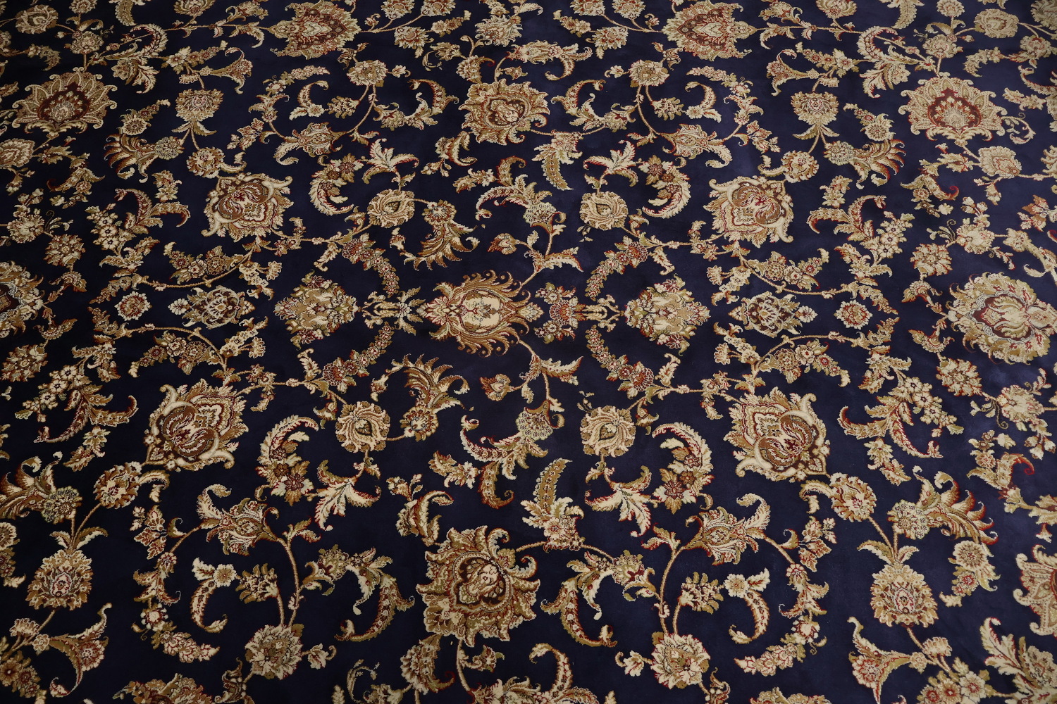 Traditional Style Qum Area Rug 7x10 Featuring Classic Floral Motifs