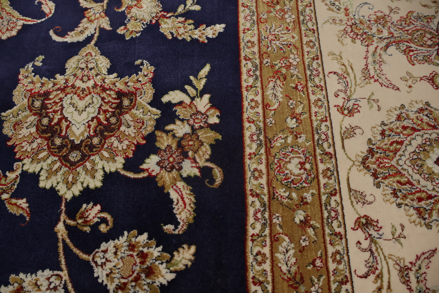 Traditional Style Qum Area Rug 7x10 Featuring Classic Floral Motifs